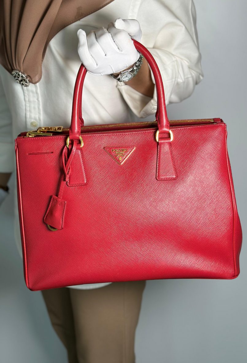 PRADA SAFFIANO RED