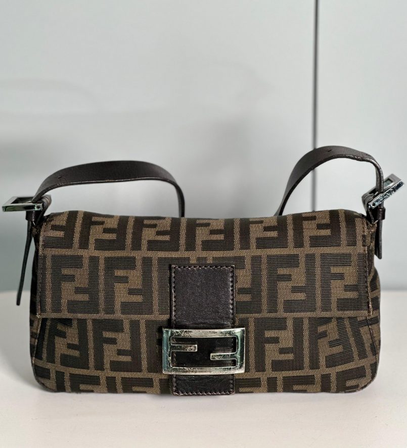 FENDI BAGUETTE SHOULDER BAG