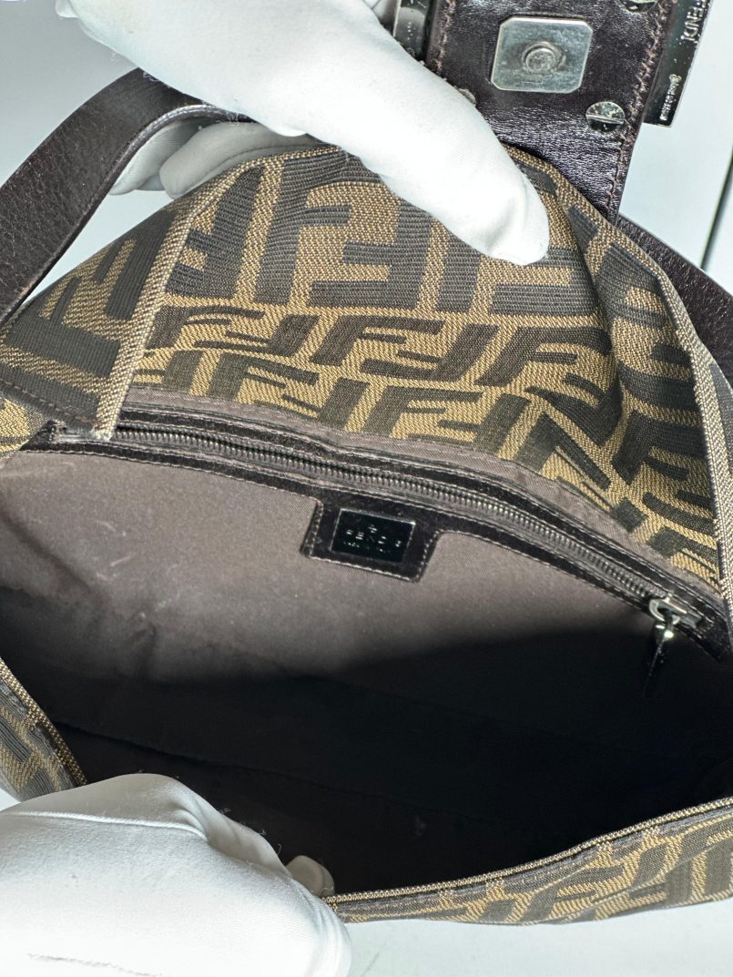 FENDI BAGUETTE SHOULDER BAG