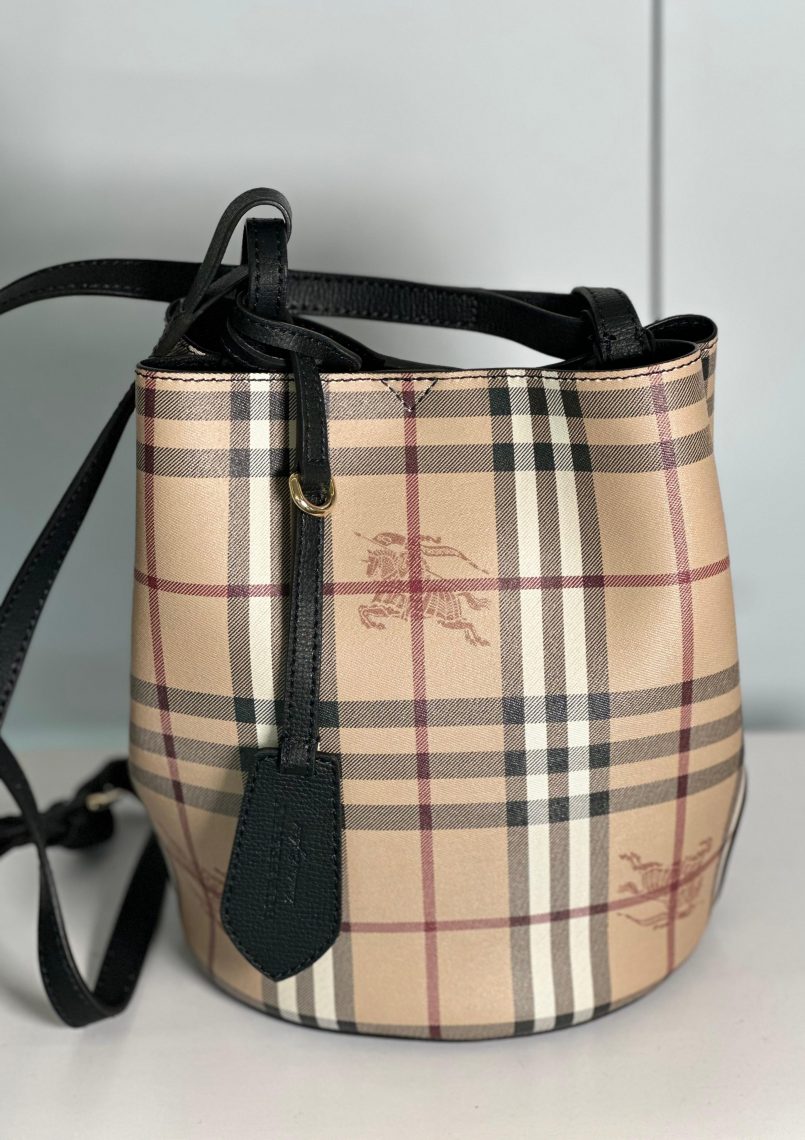 BURBERRY HEYMARKET BUCKET BAG